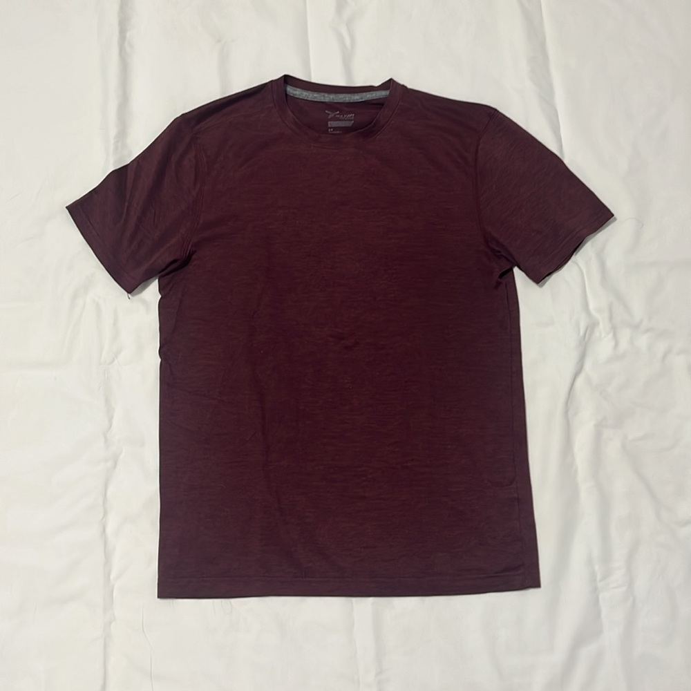 Old  Navy  active t shirt Size small Marron pre owned light weight
